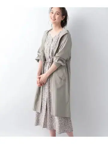 새상품급 글로벌 워크 에어카루 후드 롱 코트 그린