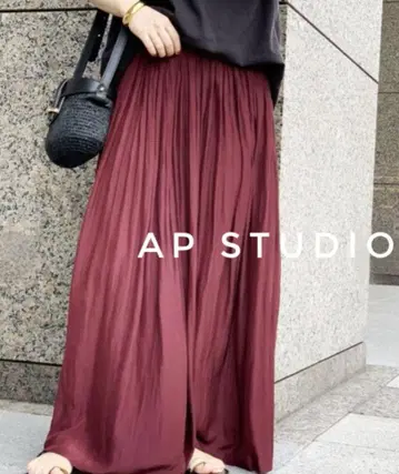 새상품급 AP STUDIO 새틴 개더 스커트 보르도 FREE