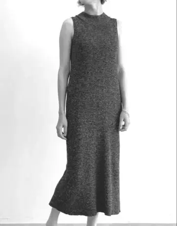 고품질 Drawing Numbers 리브 니트 롱 원피스 슬리브리스