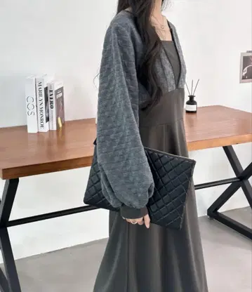 ECLIN 볼륨 슬리브 이소재 도킹 롱 원피스