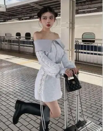 darich 오프숄더 레이스 후드 맨투맨 & 스커트