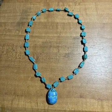 스카라베형 파란색 펜던트 목걸이