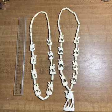 낙타 모티브 목걸이 베어