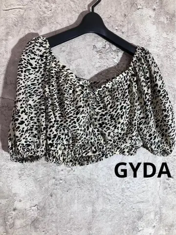GYDA 레오파드 무늬 오프숄더 벌룬 슬리브 블라우스 상의