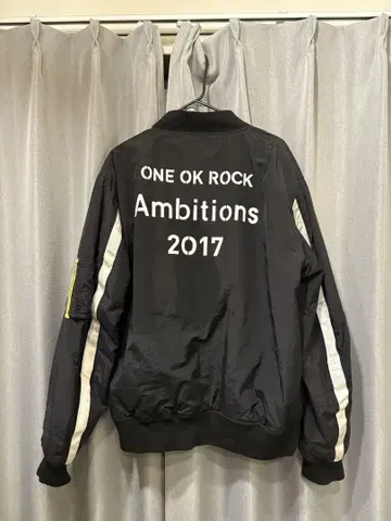 ONE OK ROCK Ambitions 2017 MA-1 자켓
