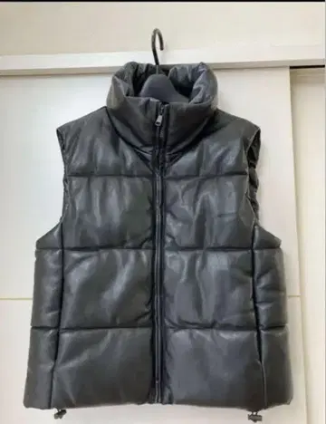 GAP 가죽 블랙 다운 베스트 XS