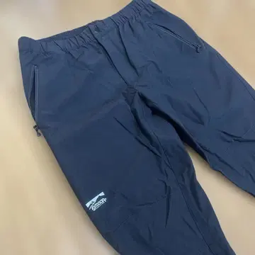 아웃도어프로덕츠 로고 조거 팬츠 블랙