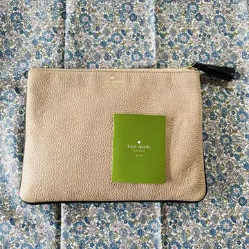 [ 미사용 새상품 ] kate spade 소가죽 가죽 플랫 파우치 클러치