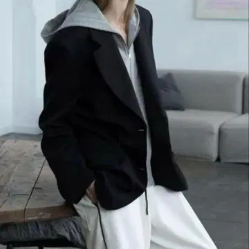[컨디션 최상] ZARA 자라 완판템 콤비 블레이저 후드 블랙 S