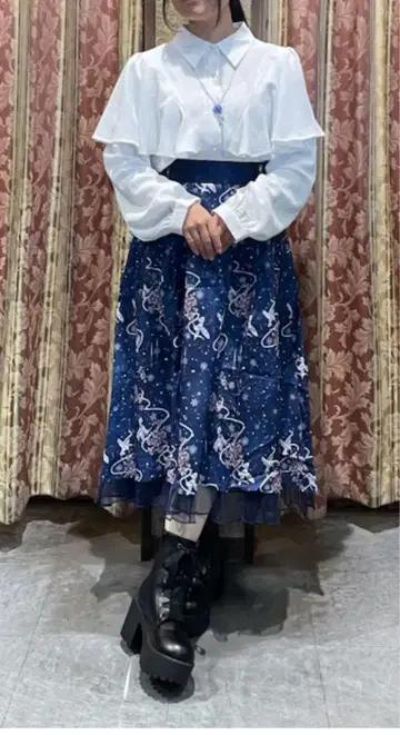 택 포함 새상품 엑시즈팜 아이스 로즈 패턴 스커트 네이비