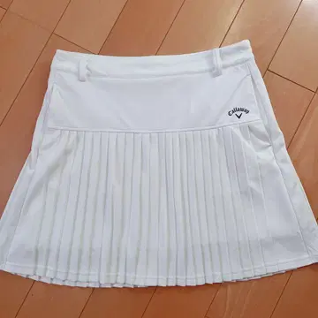 캘러웨이 플리츠 스커트