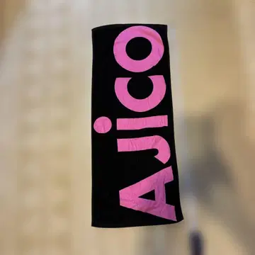Ajico 로고 타월 블랙과 핑크