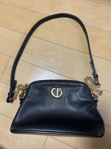 CB 로고 숄더백 블랙 가죽