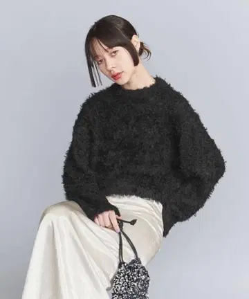 뷰티앤유스 튤 테이프 풀오버 니트 블랙