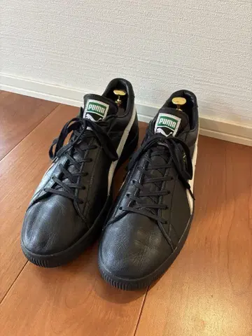 정가 27,500엔 Puma 블랙 화이트 스니커즈