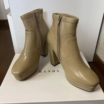 RANDA 베이지 숏부츠