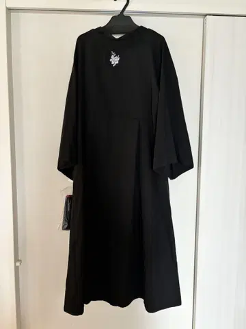 후리후 원피스 캐롤 요 벨트 달린 기모노 카라 자수 원피스 블랙