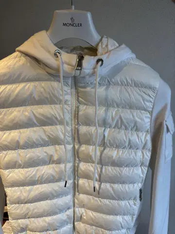 MONCLER 후드 부착 화이트 다운 가디건