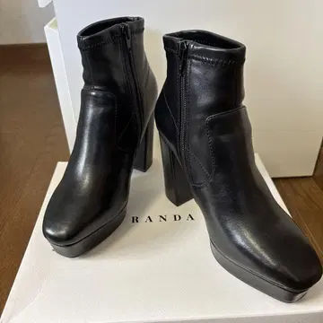 RANDA 블랙 숏부츠
