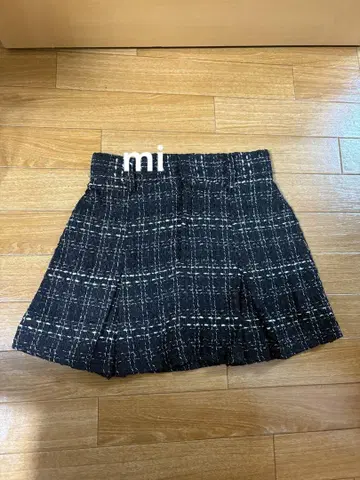 TWEED 턱 플리츠 스커트 라이크 숏팬츠