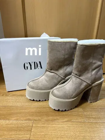 페이크 무스탕 platform 숏부츠