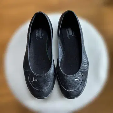 Puma 블랙 플랫슈즈