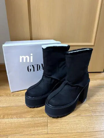 페이크 무스탕 platform 숏부츠