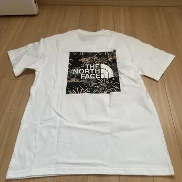 새상품 택 포함 THE NORTH FACE 화이트 T셔츠 백 프린트