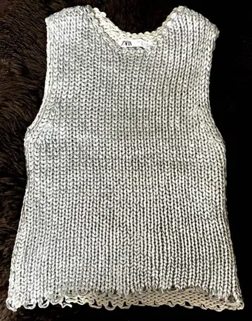 미사용 새상품 ZARA 자라 메탈릭 베스트 실버
