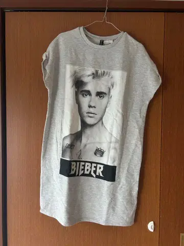 저스틴 비버 티셔츠 그레이 EUR38 원피스 H&M