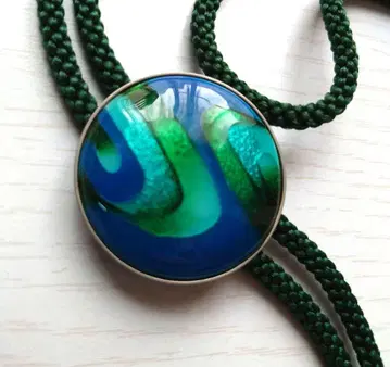 파랑과 초록의 그라데이션 루프 타이 칠보 세공