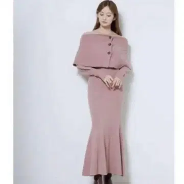 온라인 한정 오프숄더 니트 원피스