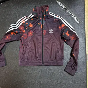 adidas 플라워 프린트 저지