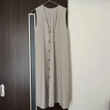베이지 슬리브리스 롱 원피스