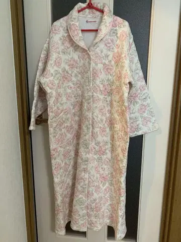 꽃무늬 퀼팅 룸웨어