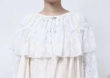 화이트 레이스 플레어 볼레로 메리제니 merry jenny