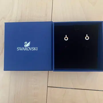 미사용 새상품 Swarovski 스와로브스키 귀걸이