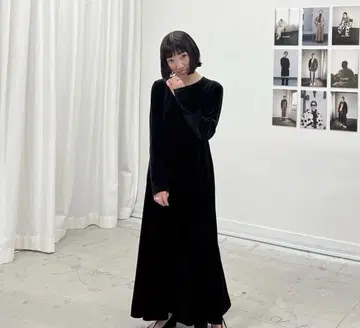 블랙 드레스 벨로아