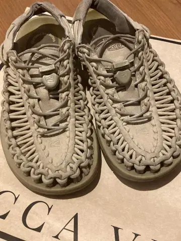스테디셀러 킨 KEEN 유니크 UNEEK 베이지 23.5cm