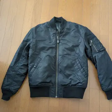 gu MA-1 블랙 자켓
