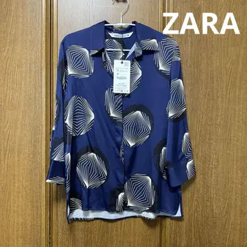 새상품 택 포함! ZARA 네이비 기하학 패턴 새틴 셔츠 XS