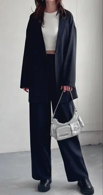 블랙 팬츠 셋업