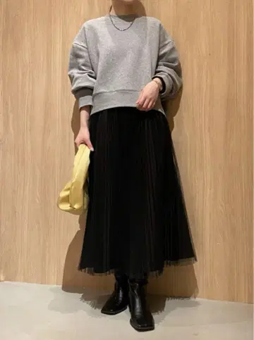 Mila Owen 블랙 플리츠 스커트 사이즈 0