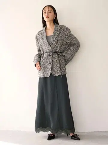 SNIDEL 스나이델 헴 레이스 I 라인 새틴 스커트 CGRY