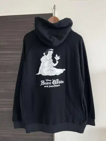 새상품 정가 36400엔 엘르 SEQUEL 백설공주 후드티 SIZE L