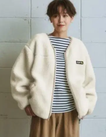미사용 새상품 택 포함 MOZ 아이보리 보아 자켓 S