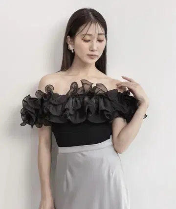 RAND 볼륨 프릴 니트