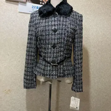 퍼 달린 트위드 테일러드 자켓
