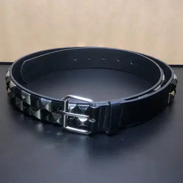 벨트 스터드 블랙 실버 리벳 전체 길이 110cm 폭 3.6cm 블랙