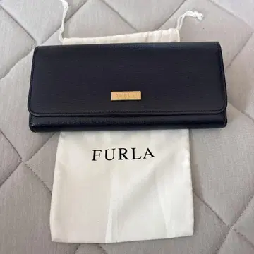 FURLA 아이보리 가죽 장지갑 수납 가방 포함